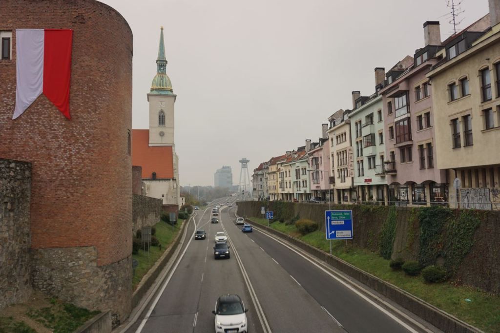 SNP Brug | Bratislava | Slowakije| november 2018 | © Martijn Haan