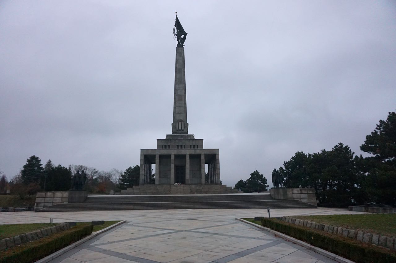 Slavin oorlogsmonument | Bratislava | Slowakije | november 2018 | | © Martijn Haan