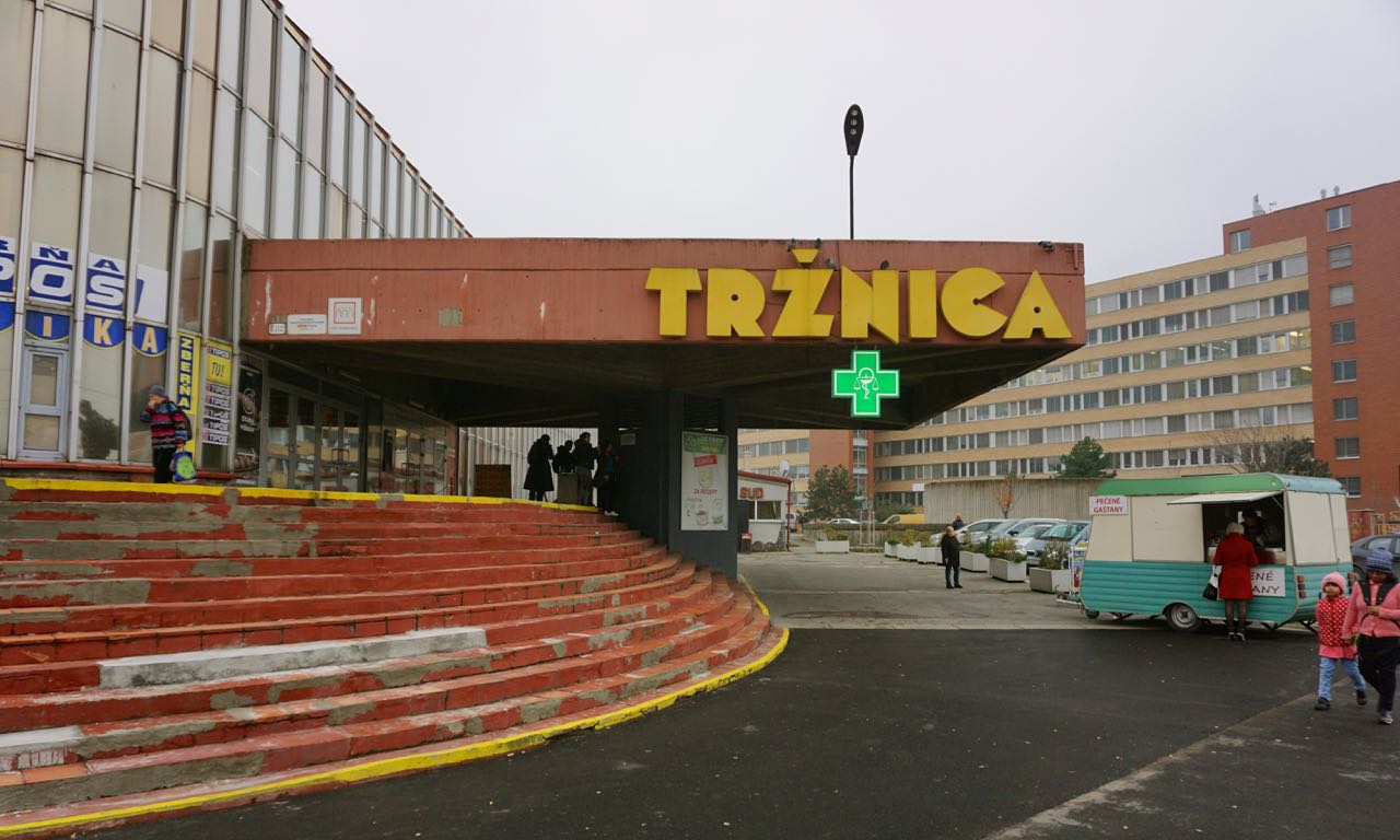 Boerenmarkt Tržnica | Bratislava | Slowakije | november 2018 | © Martijn Haan