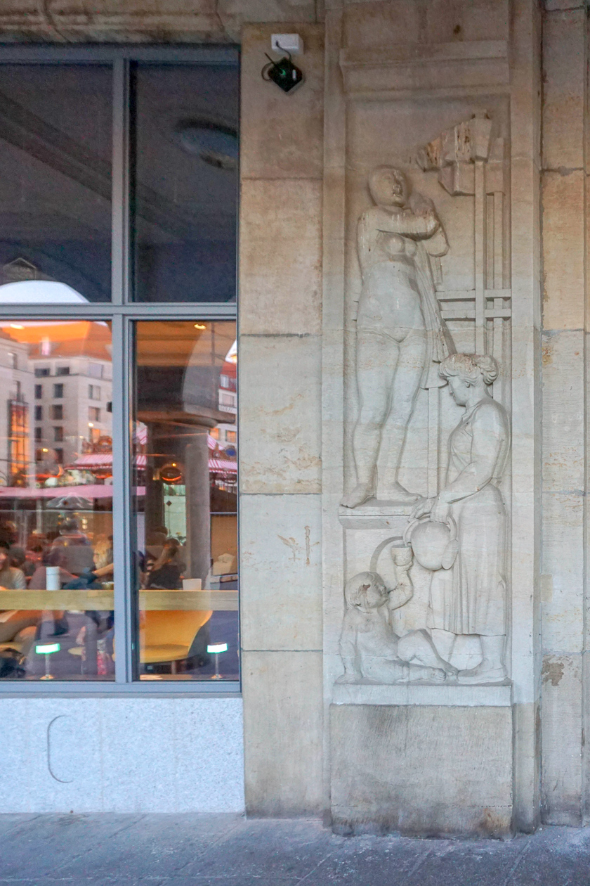 Reliëfs | Altmarkt | Dresden | Duitsland