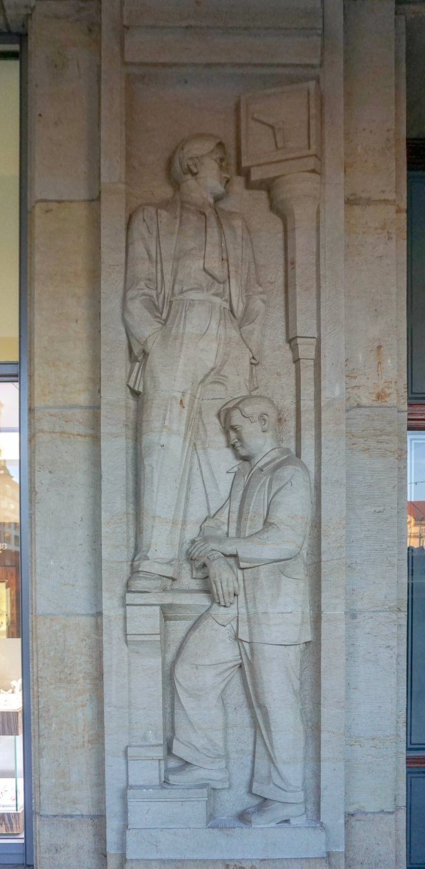 Reliëfs | Altmarkt | Dresden | Duitsland