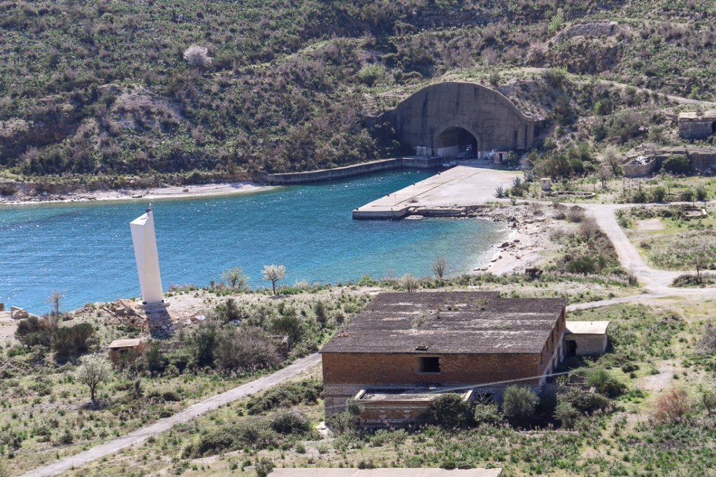Marinecomplex en onderzeeërbunker Porto Palermo | maart 2019 | Himare | Albanië
