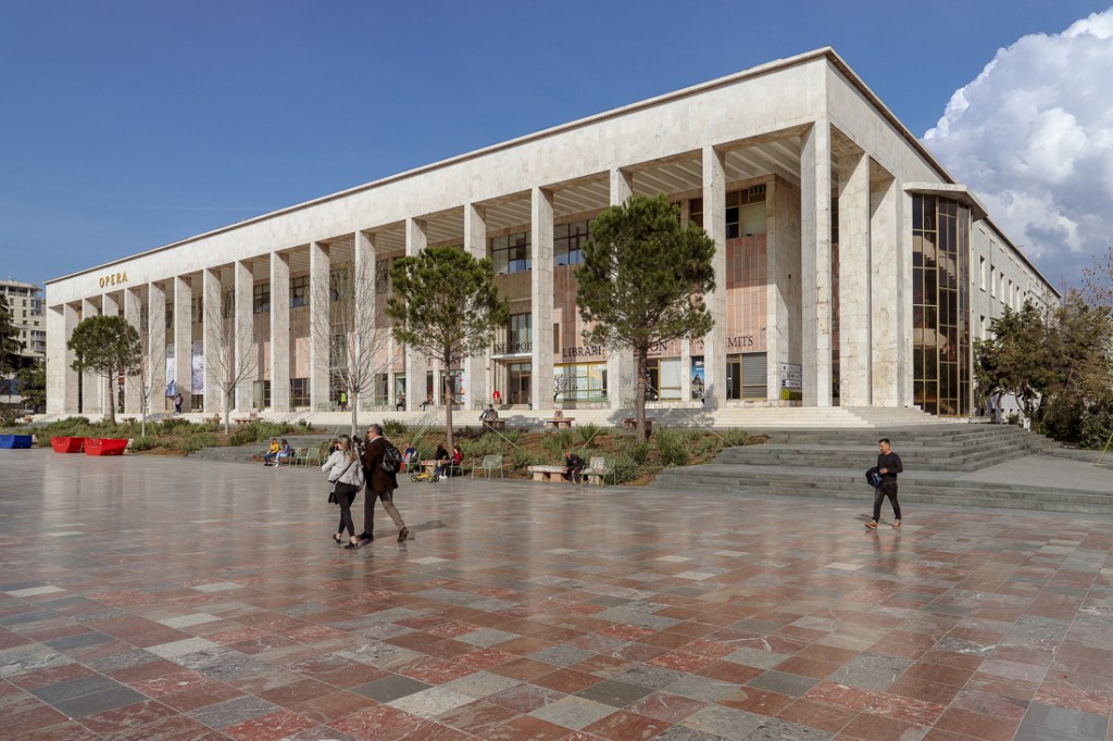 Cultuurpaleis | Tirana | Albanië | maart 2019 | © Martijn Haan