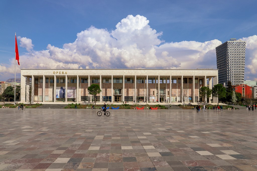 Cultuurpaleis | Tirana | Albanië | maart 2019 | © Martijn Haan