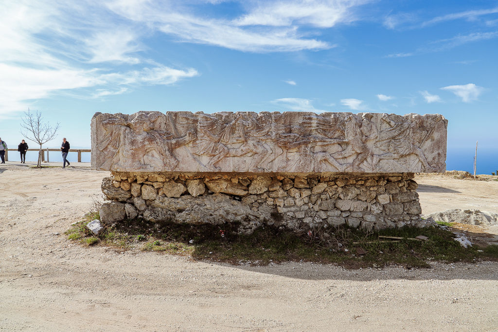 Monument langs SH8 | Vlorë | Albanië