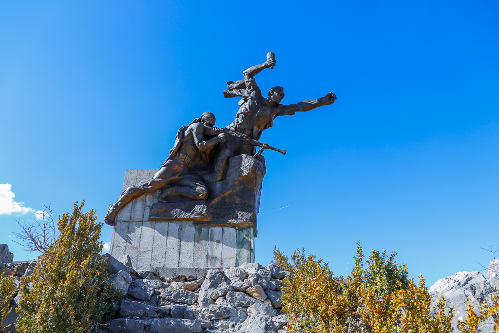 Partizanenmonument | SH75 | Parmash | Albanië