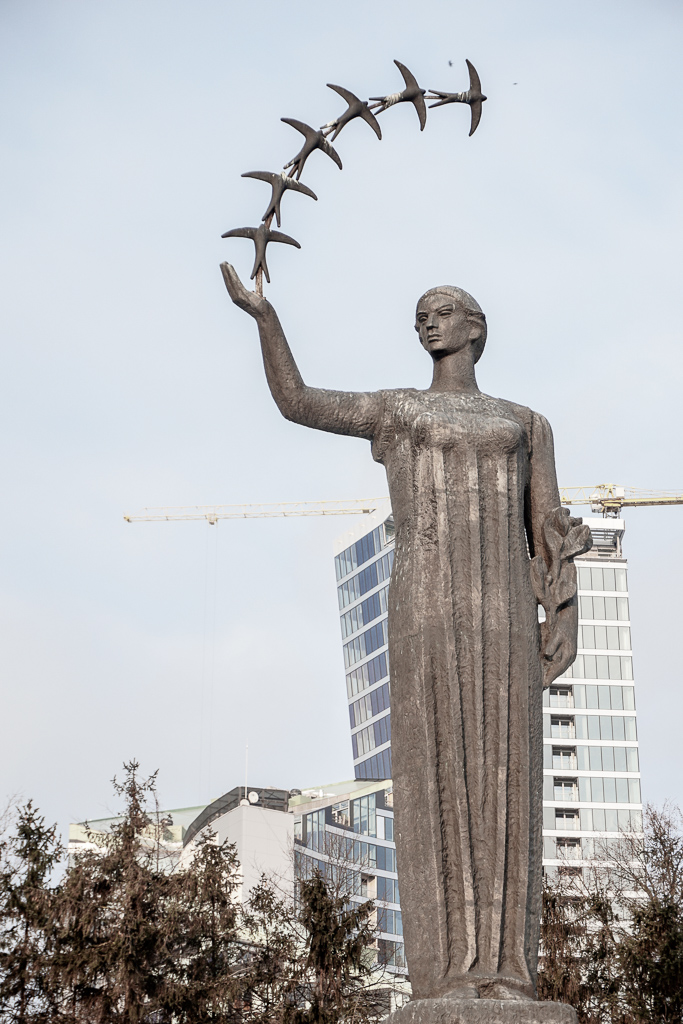 Sculptuur De eerste zwaluwen | Vilnius | Litouwen