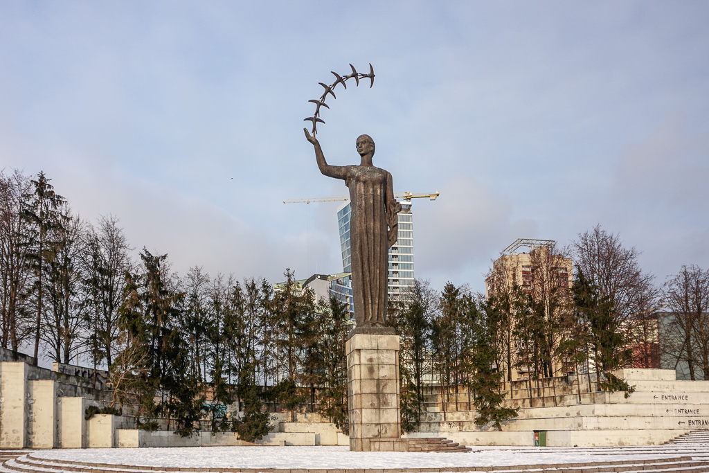 Sculptuur De eerste zwaluwen | Vilnius | Litouwen