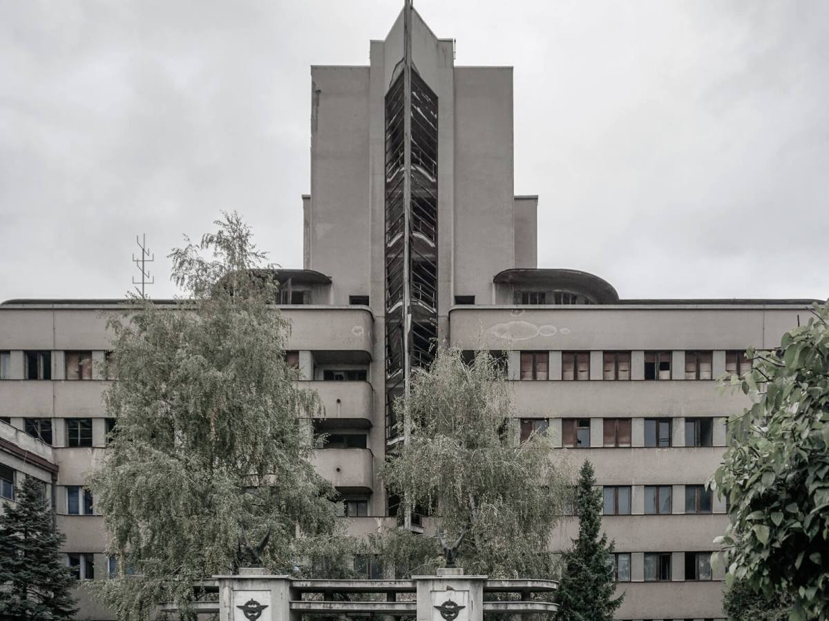 Het Luchtmachthoofdkwartier: een gehavend modernistisch&nbsp;monument