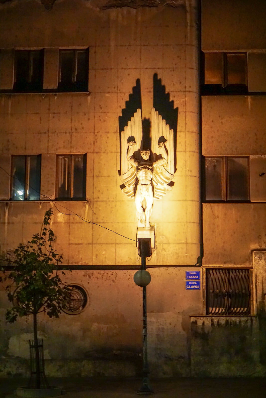 Icarus, Hoofdkwartier van de luchtmacht | Belgrado | Servië