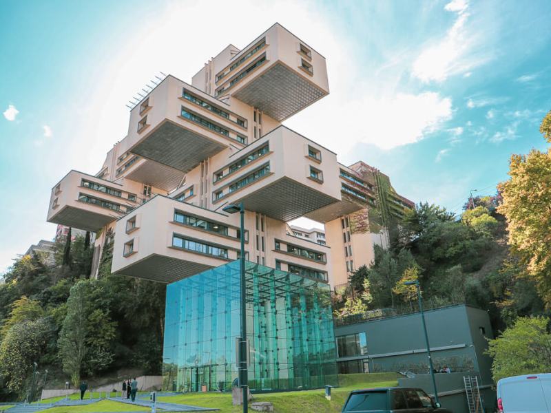 Monumentaal blokkenspel in&nbsp;Tbilisi