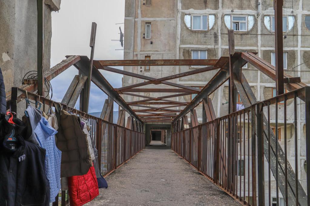Nutsubidze flats met luchtbrug | Tbilisi | Georgië