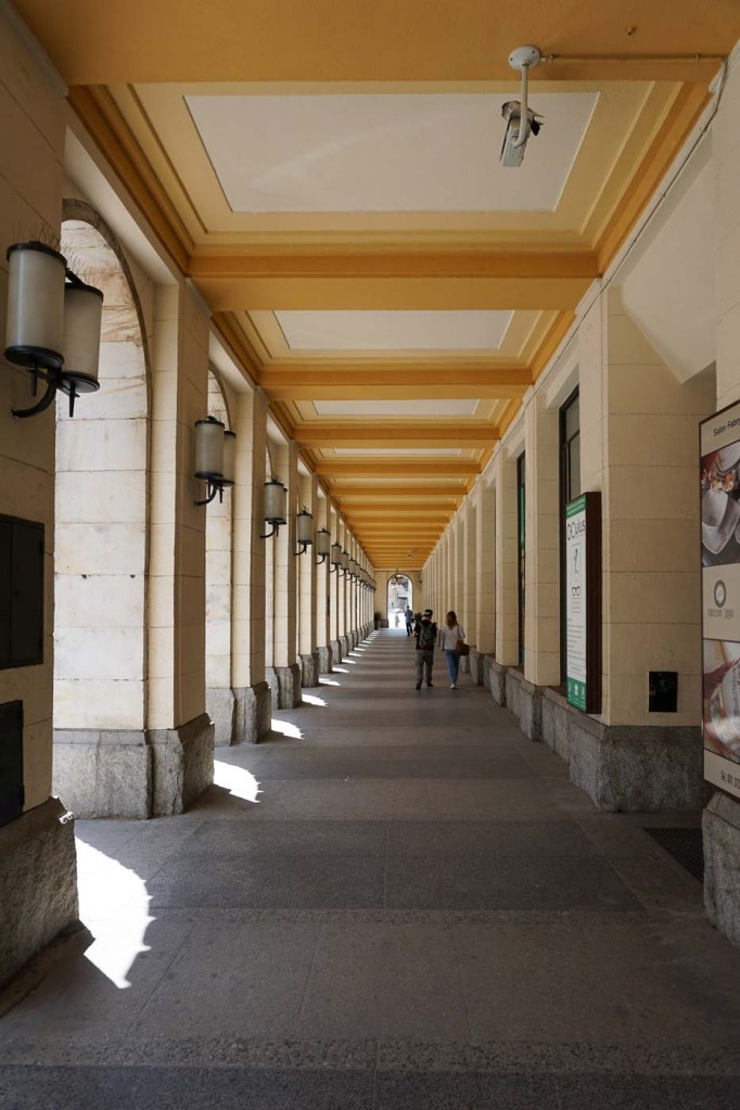 Arcades bij KDM | Wroclaw | Polen