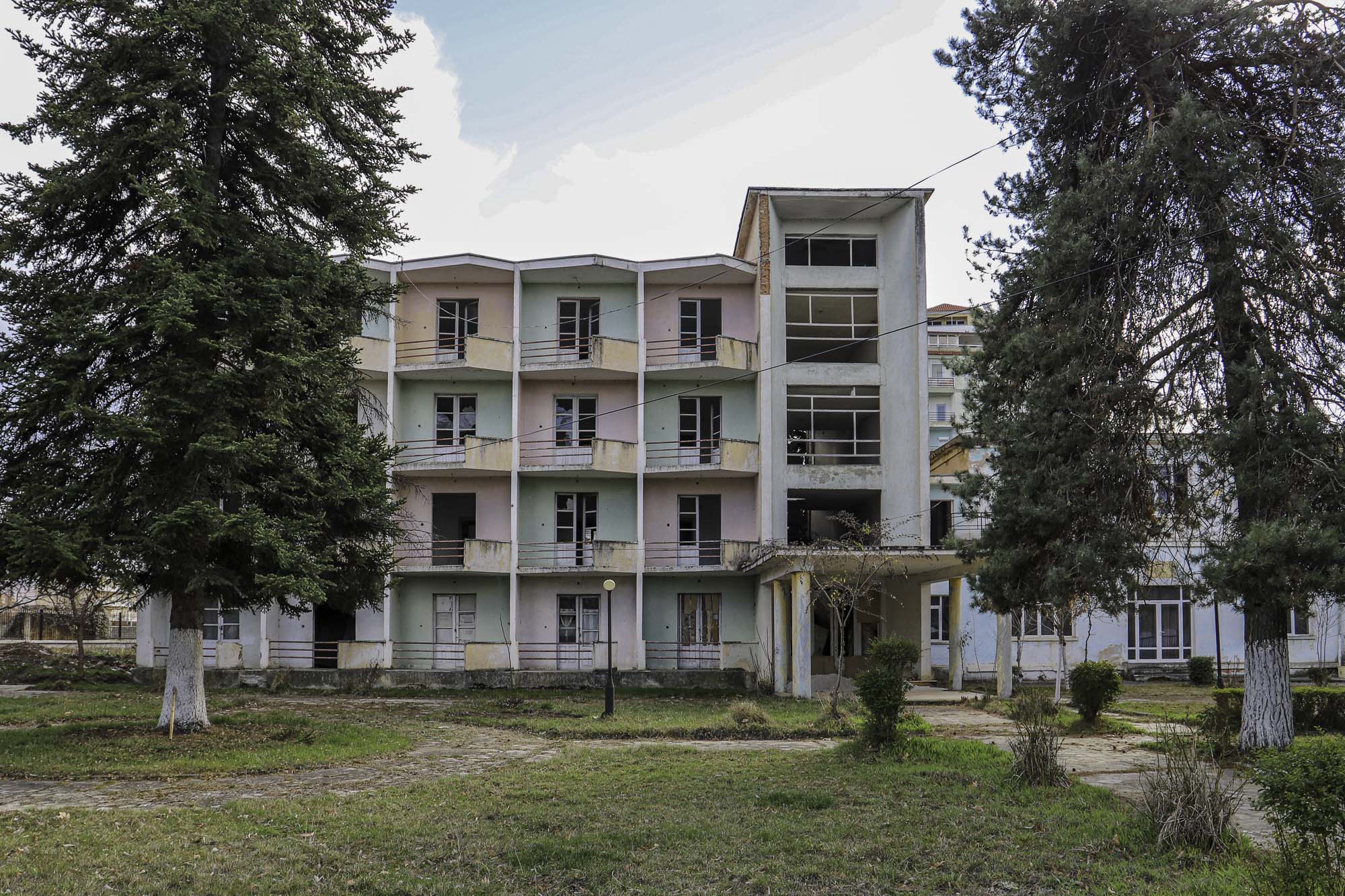 Leegstaand hotel | Pogradec | Albanië