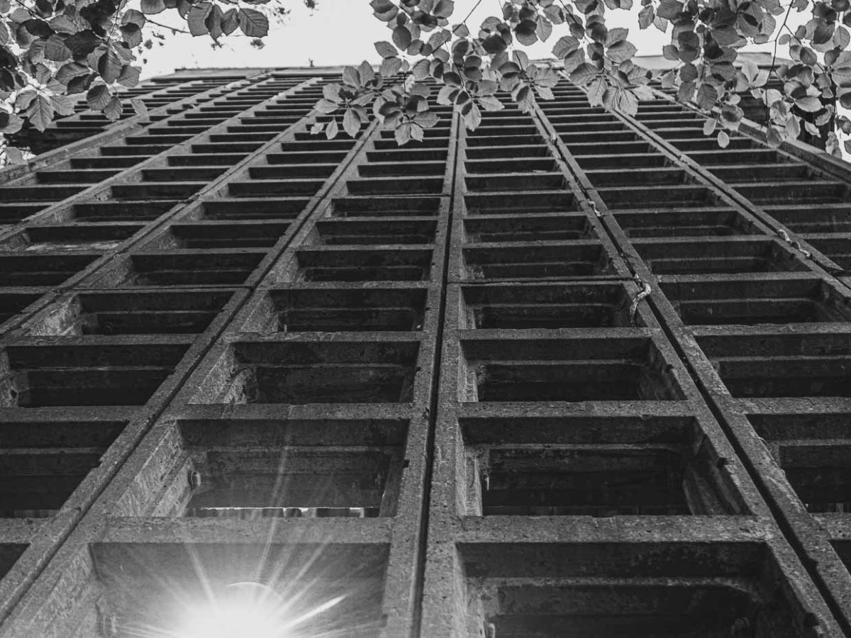 Brutalisme in Nederland: luchtwachttorens in&nbsp;raatbouw