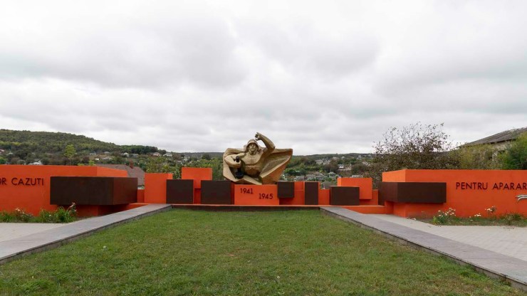 Monument WOII | Hîncești | Moldavië