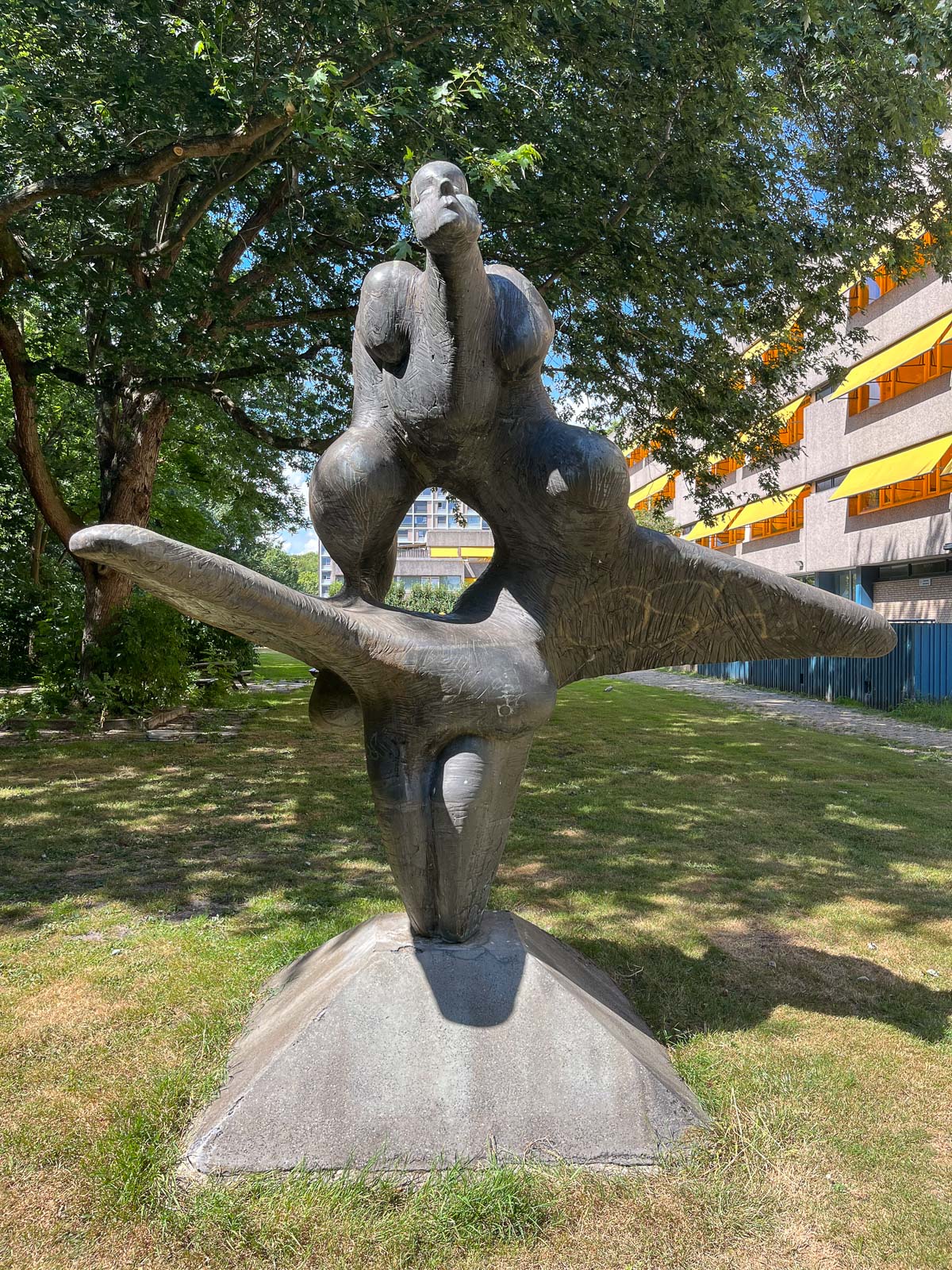 Man met Vleugels van Theo Mackaay | Verpleeghuis Rosendael | Utrecht | Nederland