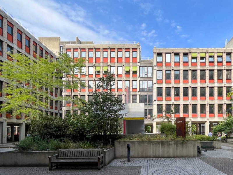 Brutalisme in Nederland: CBS-kantoor&nbsp;Heerlen