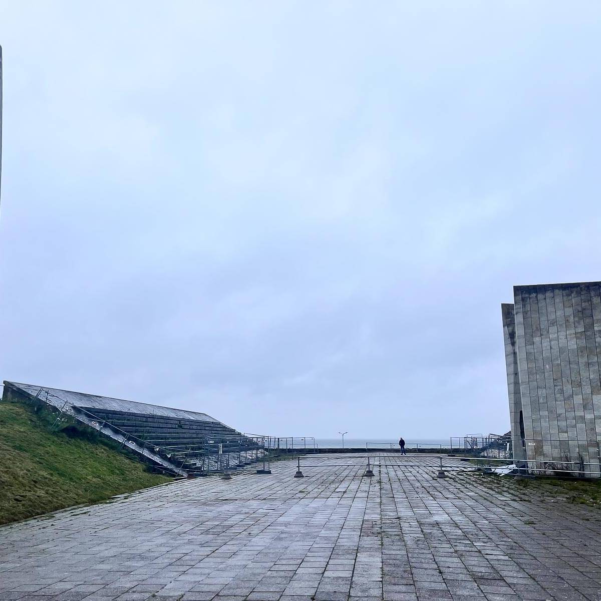 Ceremonieel terrein met Jääretke-obelisk | 1960 | architect: Mart Port, kunstenaar: Lembit Tolli