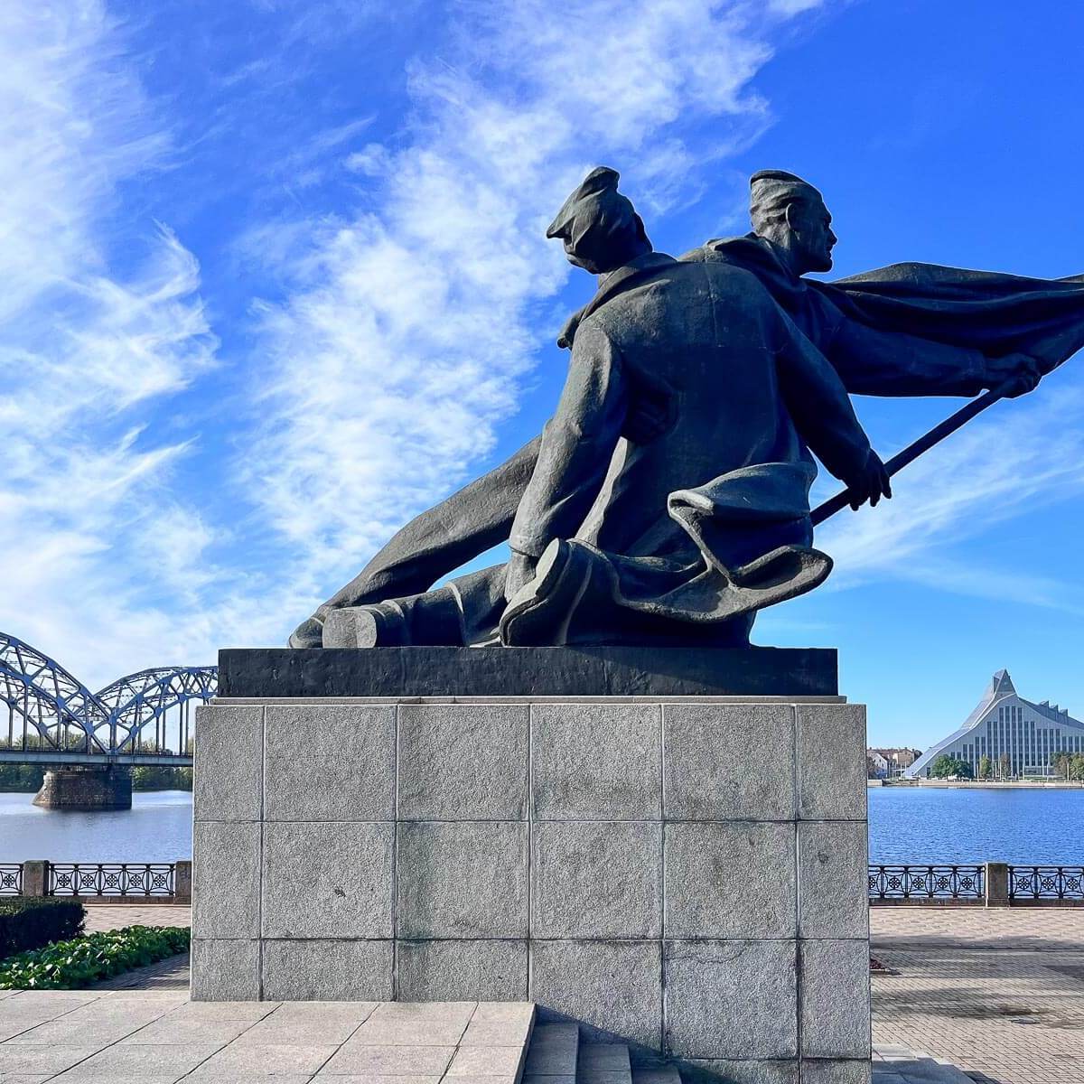 Monument voor Bloedige Zondag 1905 | Kunstenaar: Alberts Terpilovskis, architect Karlis Pluksne | 1960