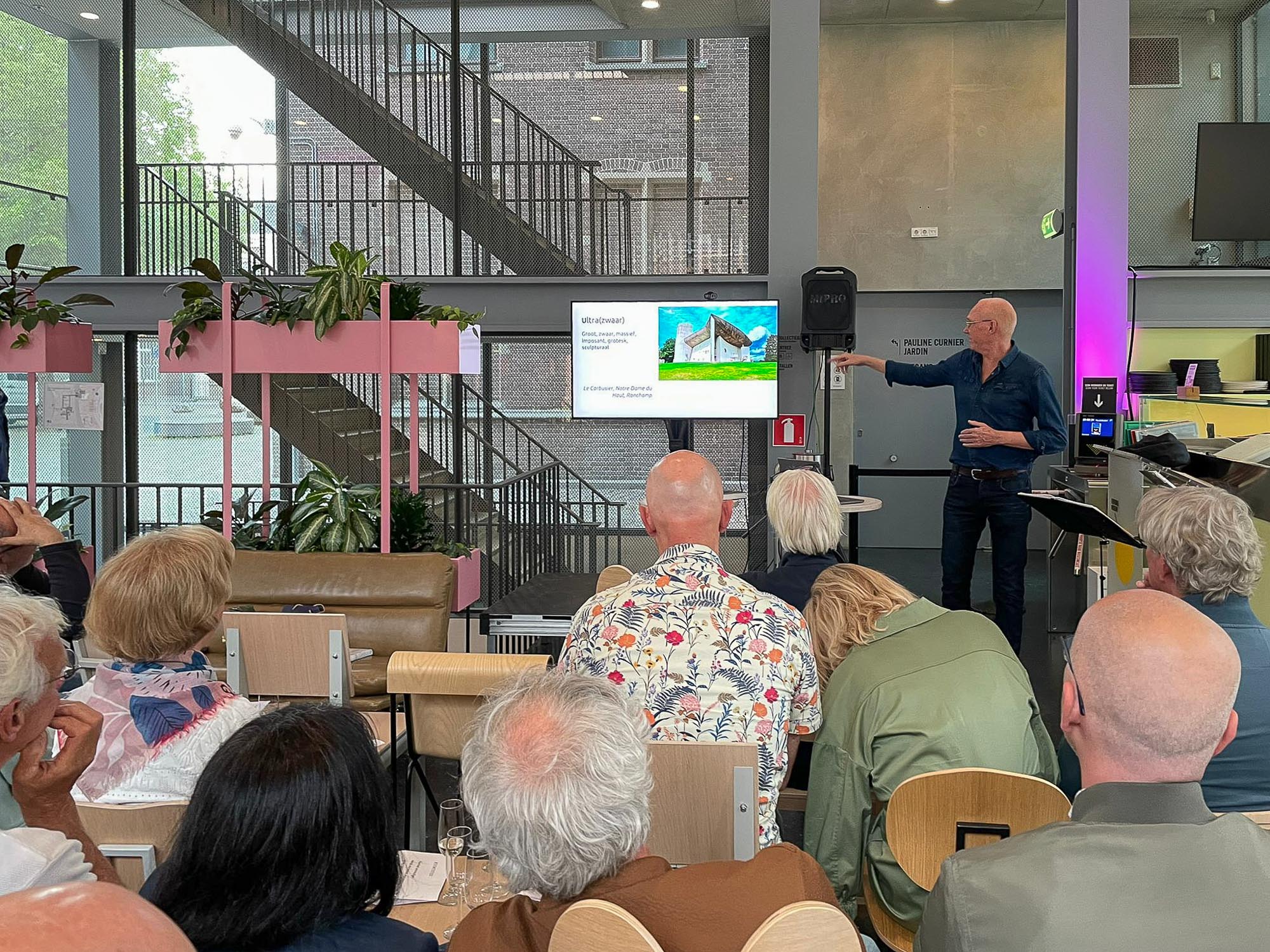 Lezing brutalisme in Museumcafé Utrecht