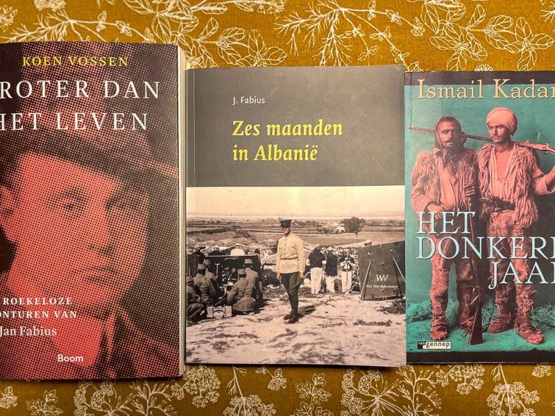 De wording van Albanië in 3&nbsp;boeken