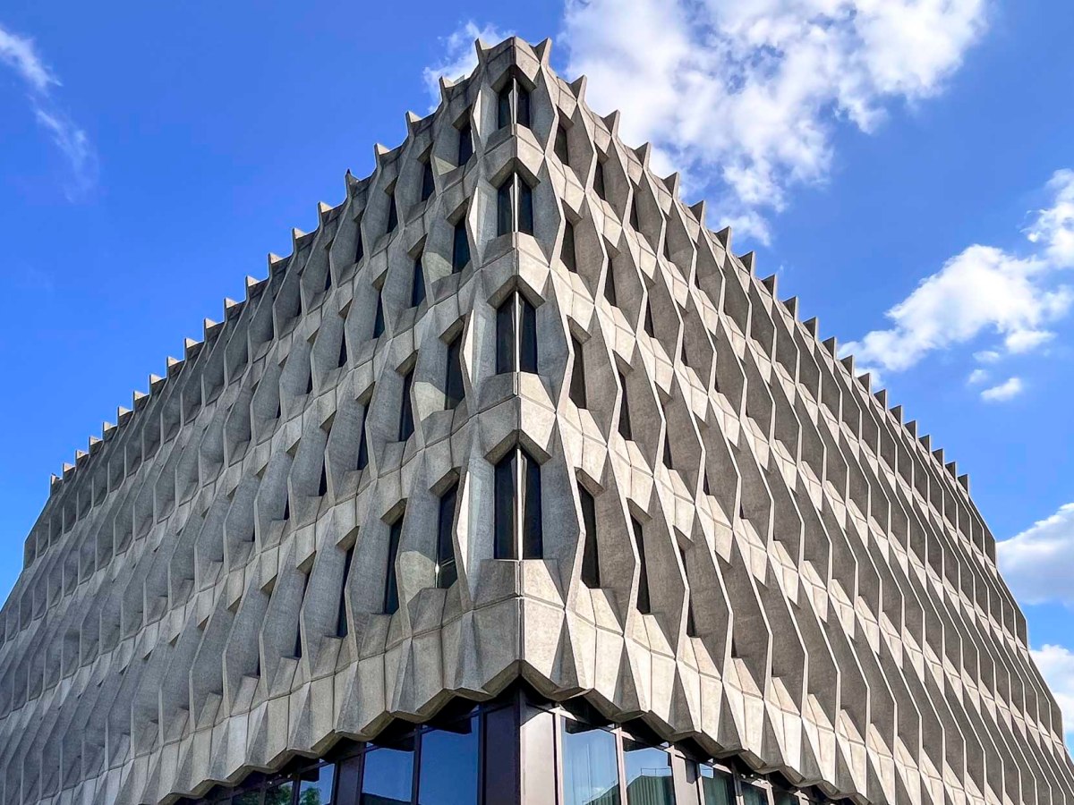 Brutalisme in Nederland:  stadskantoor van&nbsp;Sittard