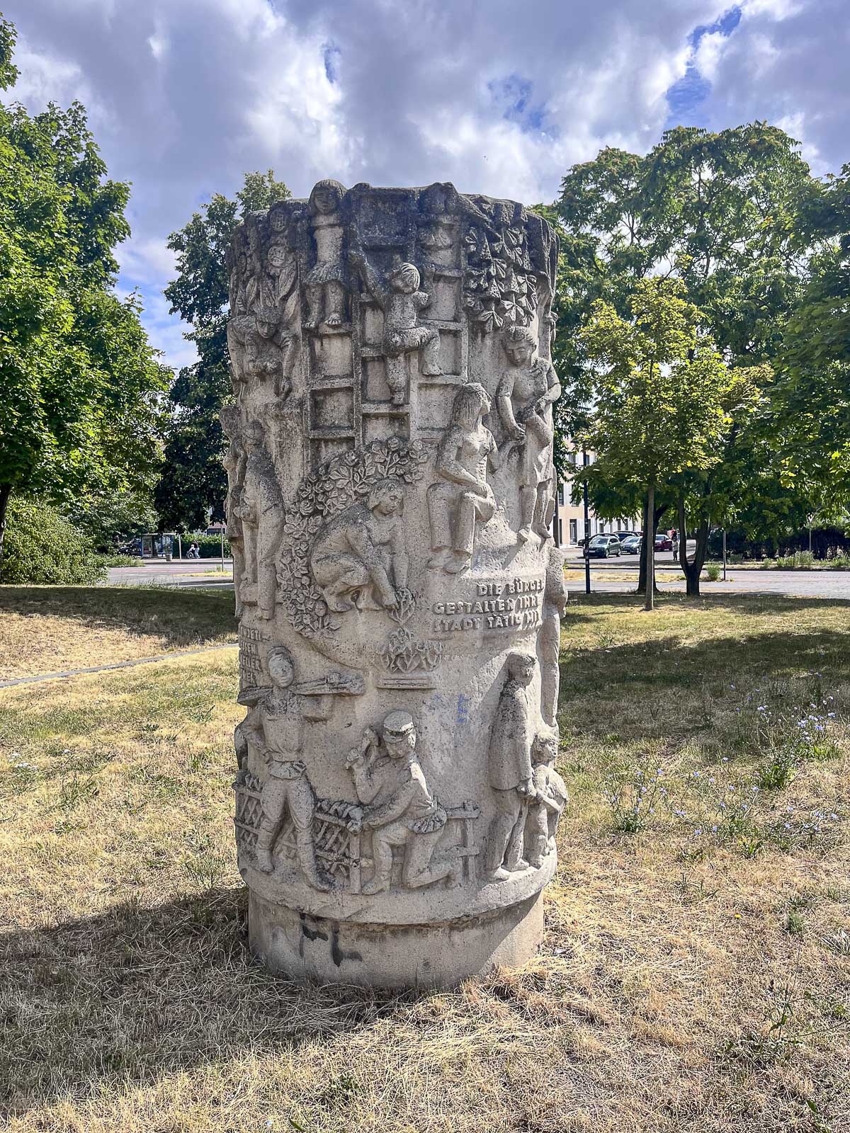 'Aufbauhelfer' | Hallorenstraße | Halle-Neustadt | Duitsland | Rudolf Hilscher 1975