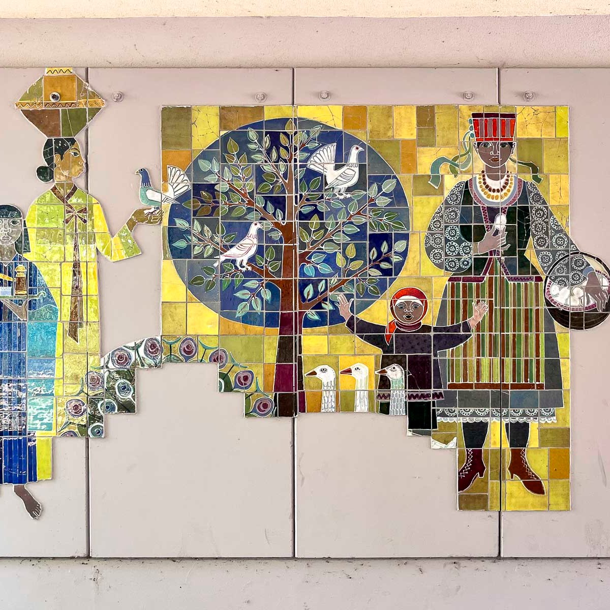 'Gaben der Völker' | Halle-Neustadt | Duitsland | Irmela en Martin Hadelich 1968