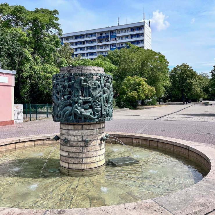 Alchimistenbrunnen' | Halle-Neustadt | Duitsland | Martin Wetzel 1968
