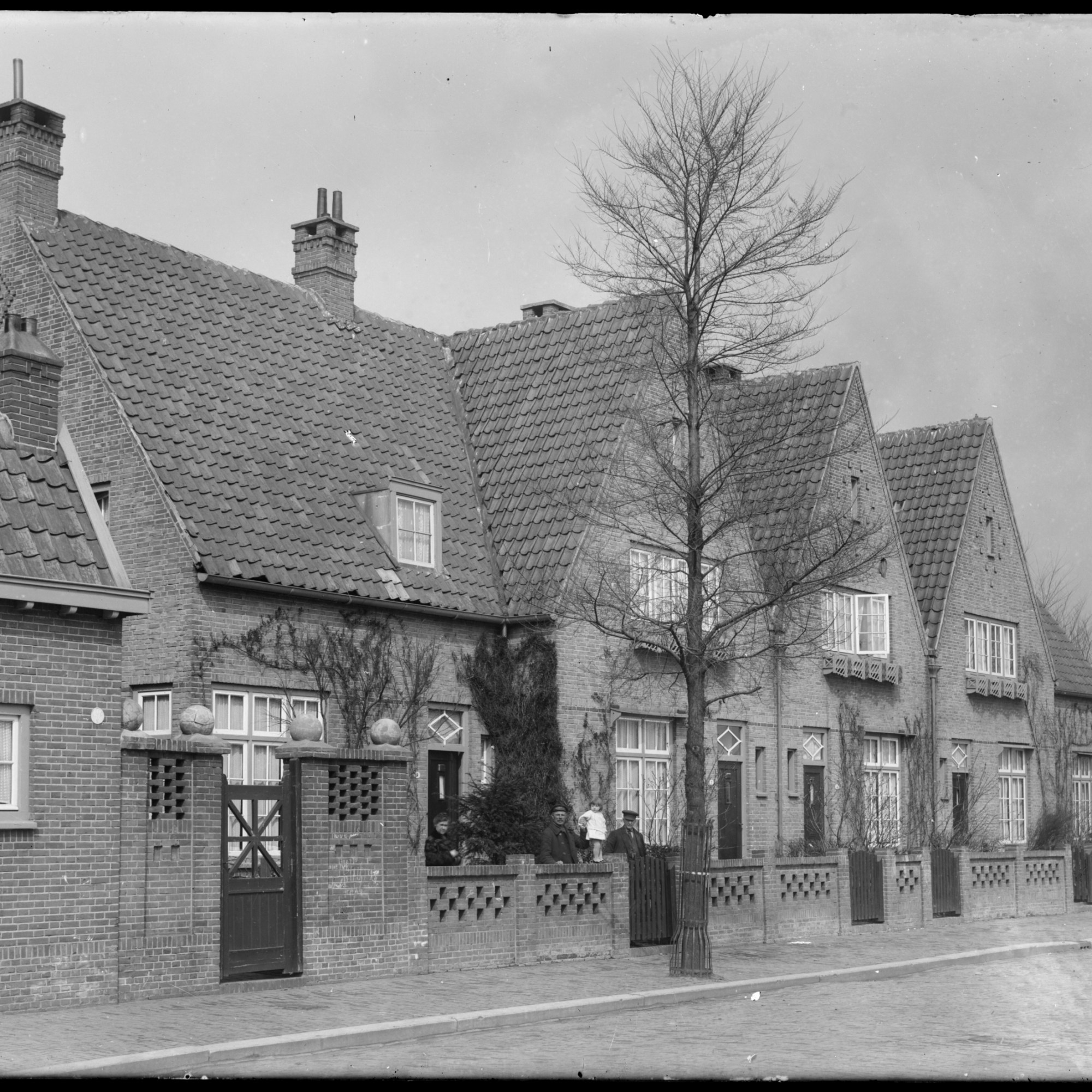 Achterzijde feestzaal Courzand | 1915-1925 | Stadsarchief Rotterdam, Collectie Rotterdamsche Droogdok Maatschappij