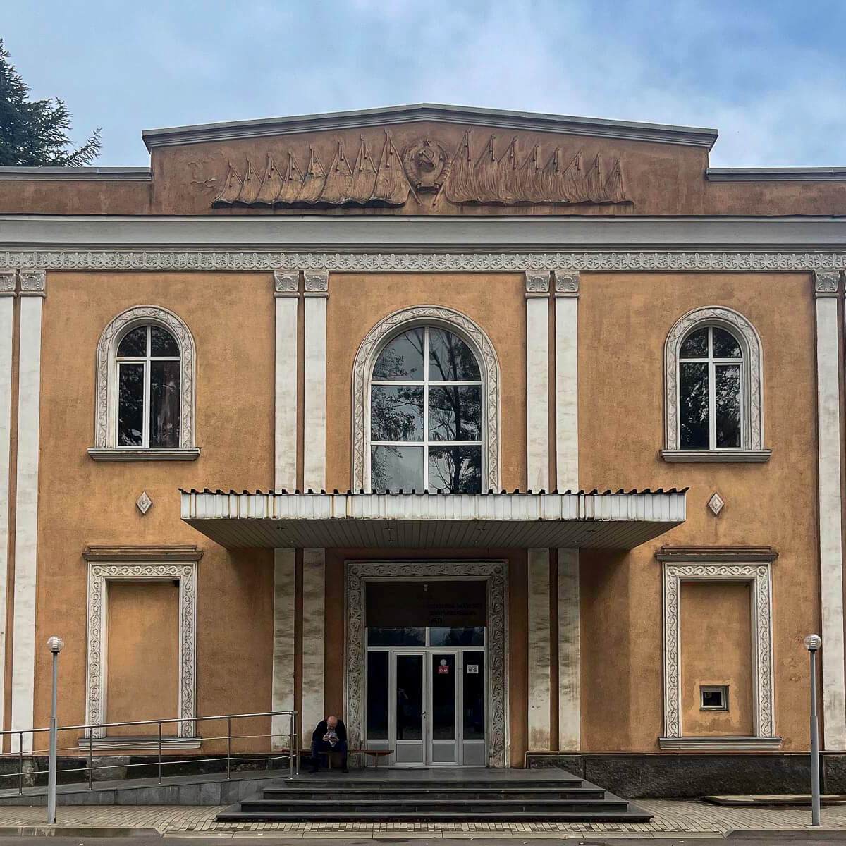 Cultuurhuis ijzerfabriek | Zestafoni | Georgië